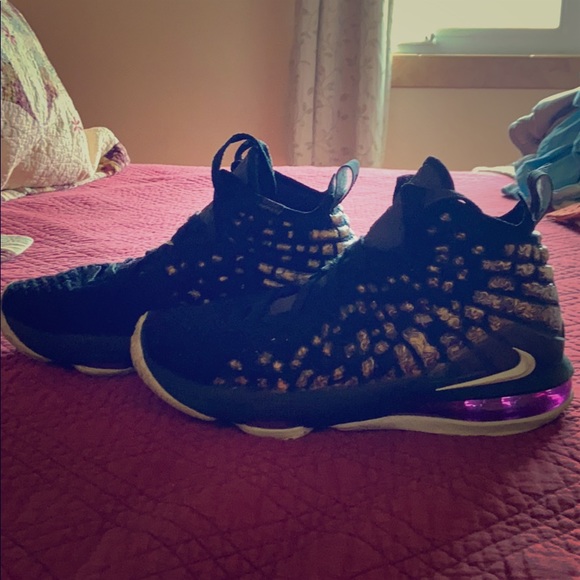 lebron 19 shoes